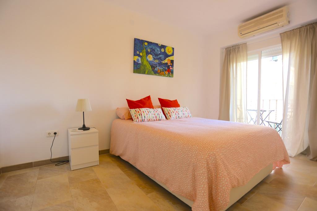 Larios Centro Las Flores Apartment Malaga Exterior photo